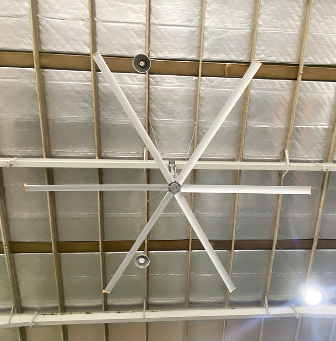 مراوح HVLS بطول 12 قدمًا إلى 16 قدمًا